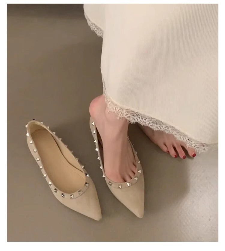 Damen Pumps Spitz Nieten Design