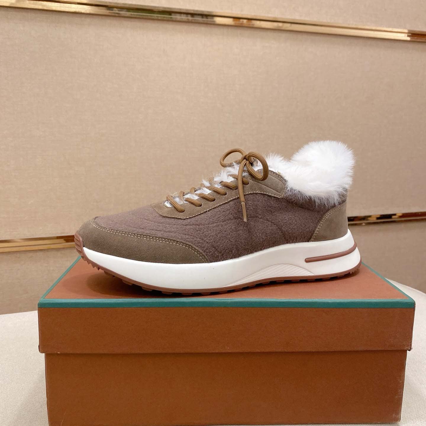 Damen Sneaker Fellkragen