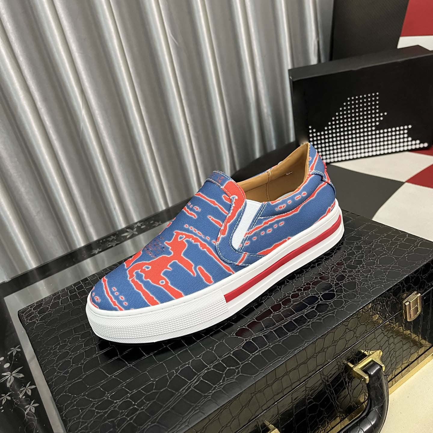 Damen Slip-On Sneaker Trendiges Druckdesign