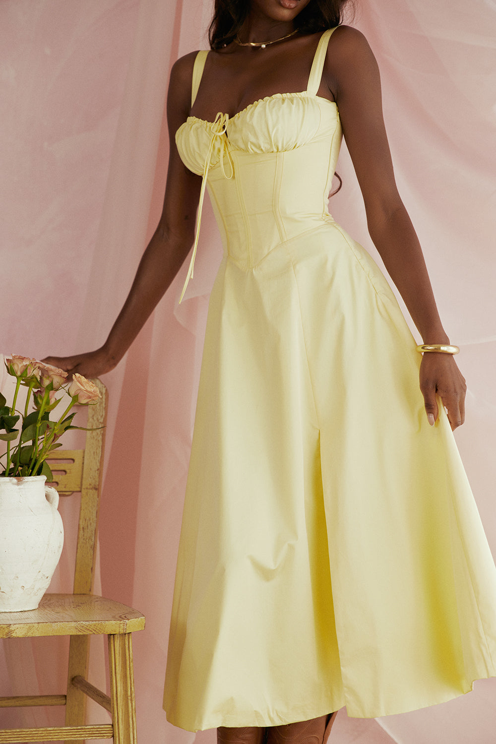 Damen Midikleid Zitronengelb Figurformend Sommerkleid