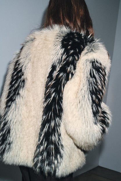Solayne fluffy statement coat schwarz creme Rückansicht