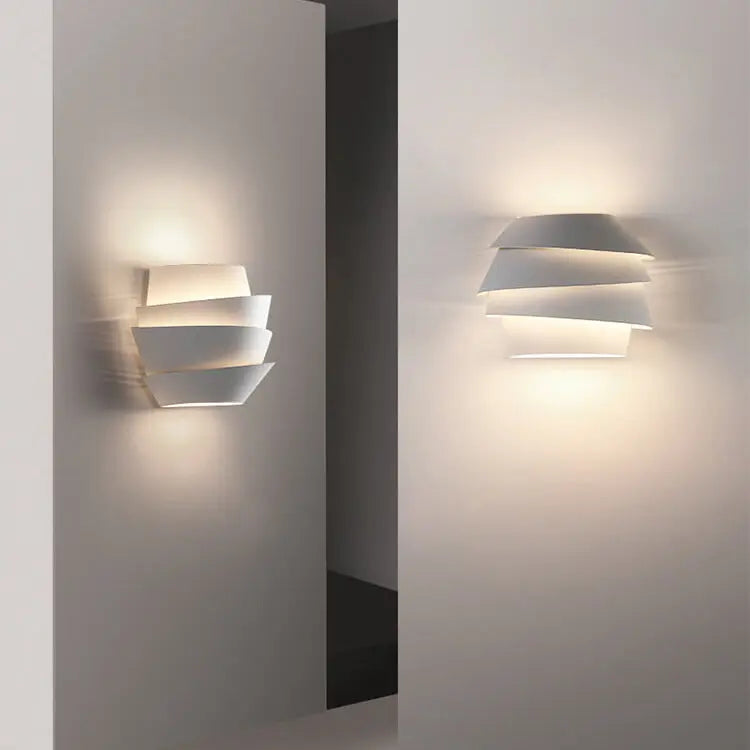 JonasDesign | Skandinavische Wandleuchte mit doppelten Eisenlichtern Zendoo.de