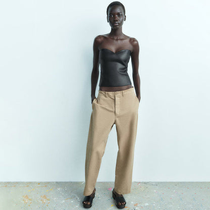 Schwarze Variante des Shimmer Tops im minimalistischen Stil