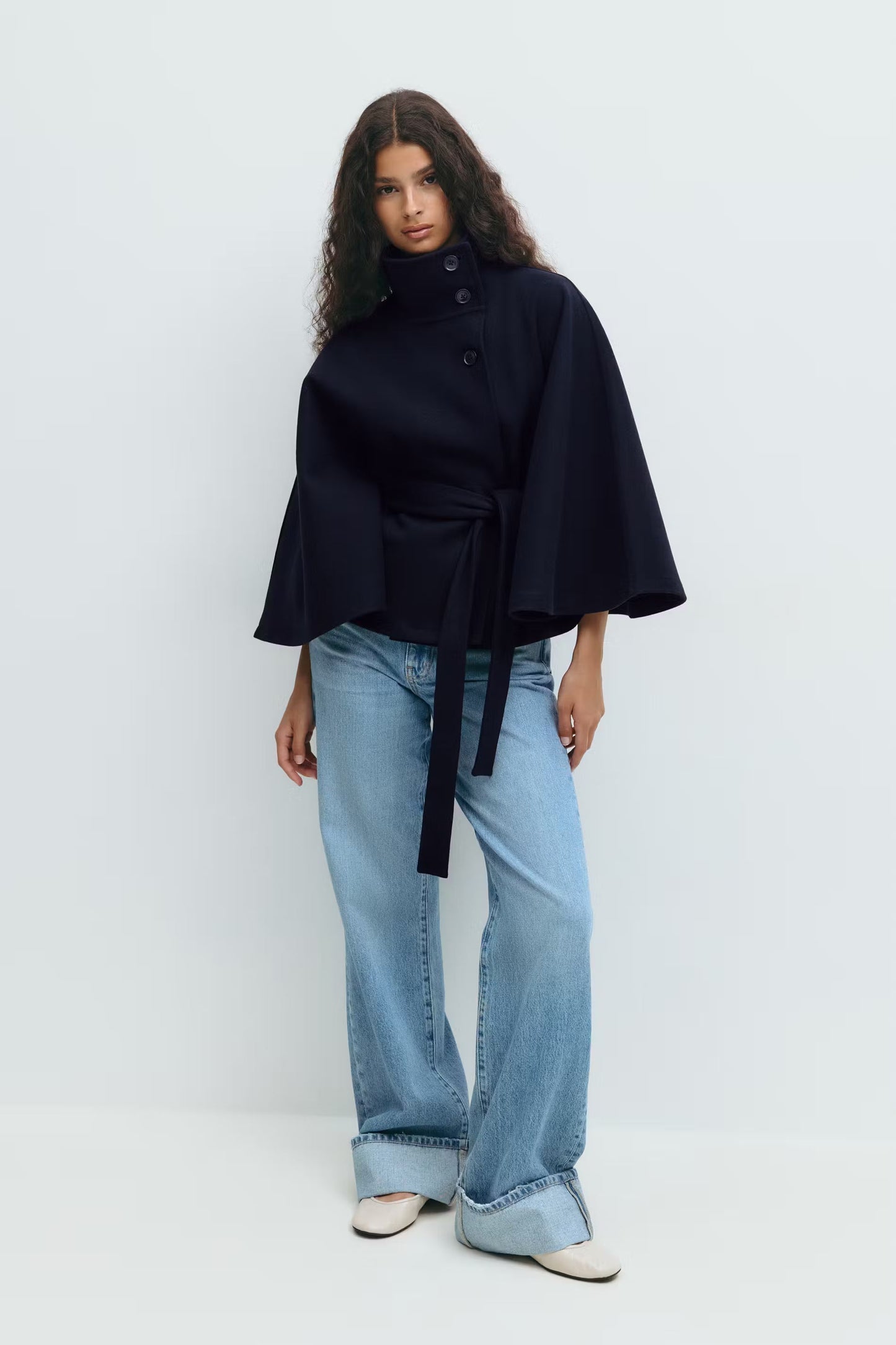 Loreza Cape Damenmantel in Dunkelblau mit elegantem Design