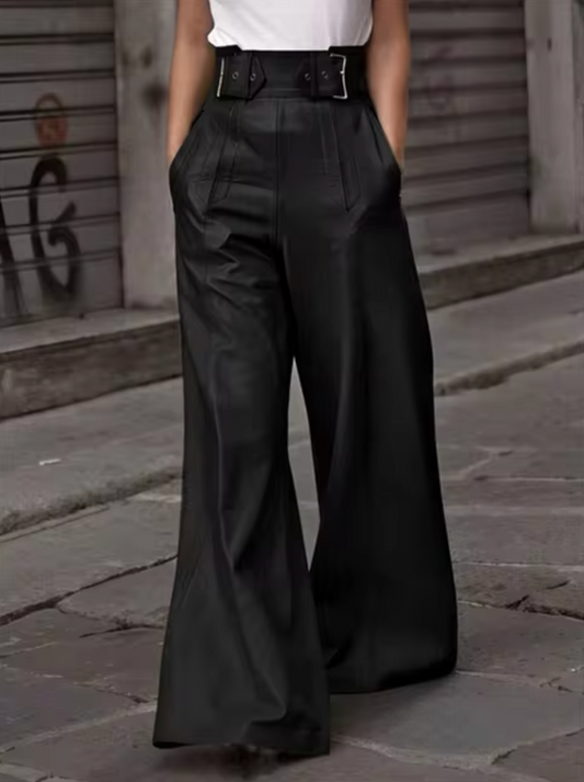 Damen Lederhosen Hochwertig mit Plisierdetails Schwarz - Norvielle