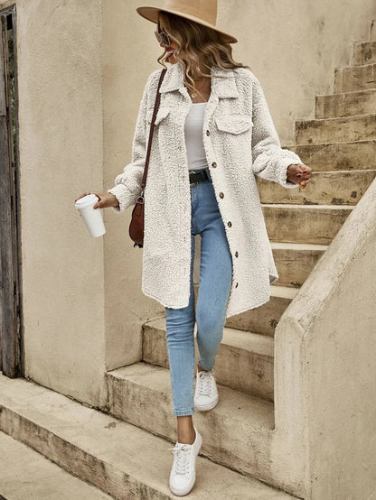 Teddyjacke Damen Bequem Knopfleiste Brusttaschen Warm - Norvielle