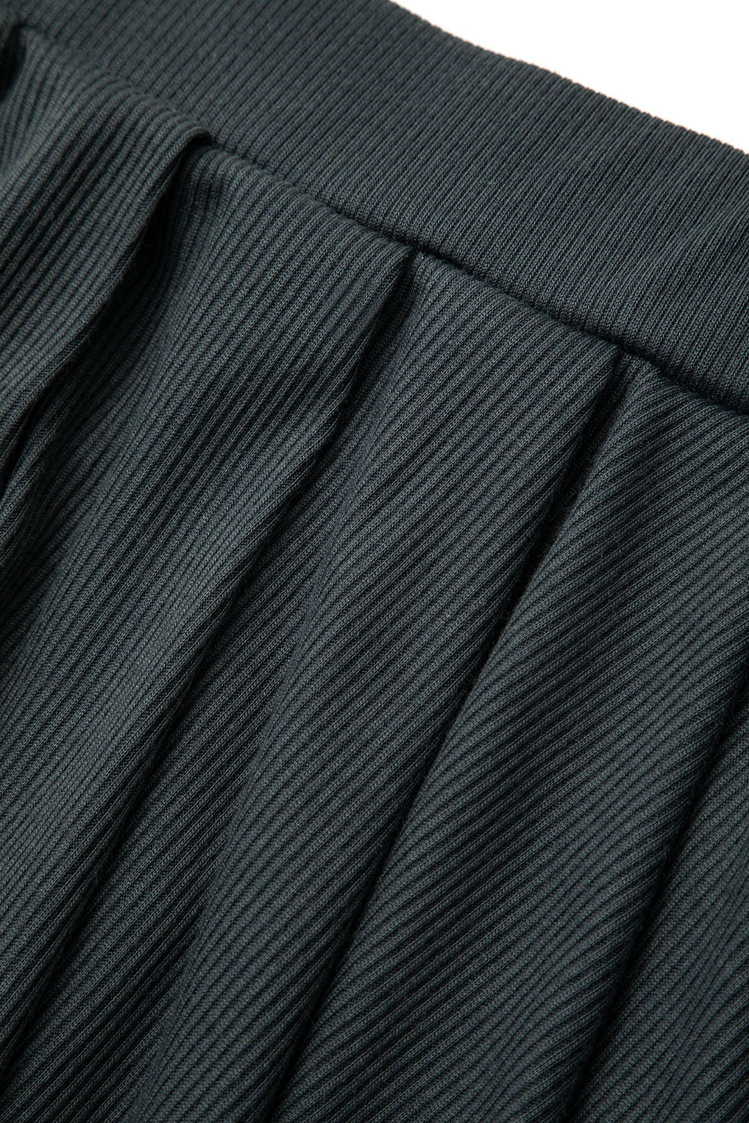 Damen Zweiteiler-Set mit Zip-Jacke und Plissee-Rock Sportlich
