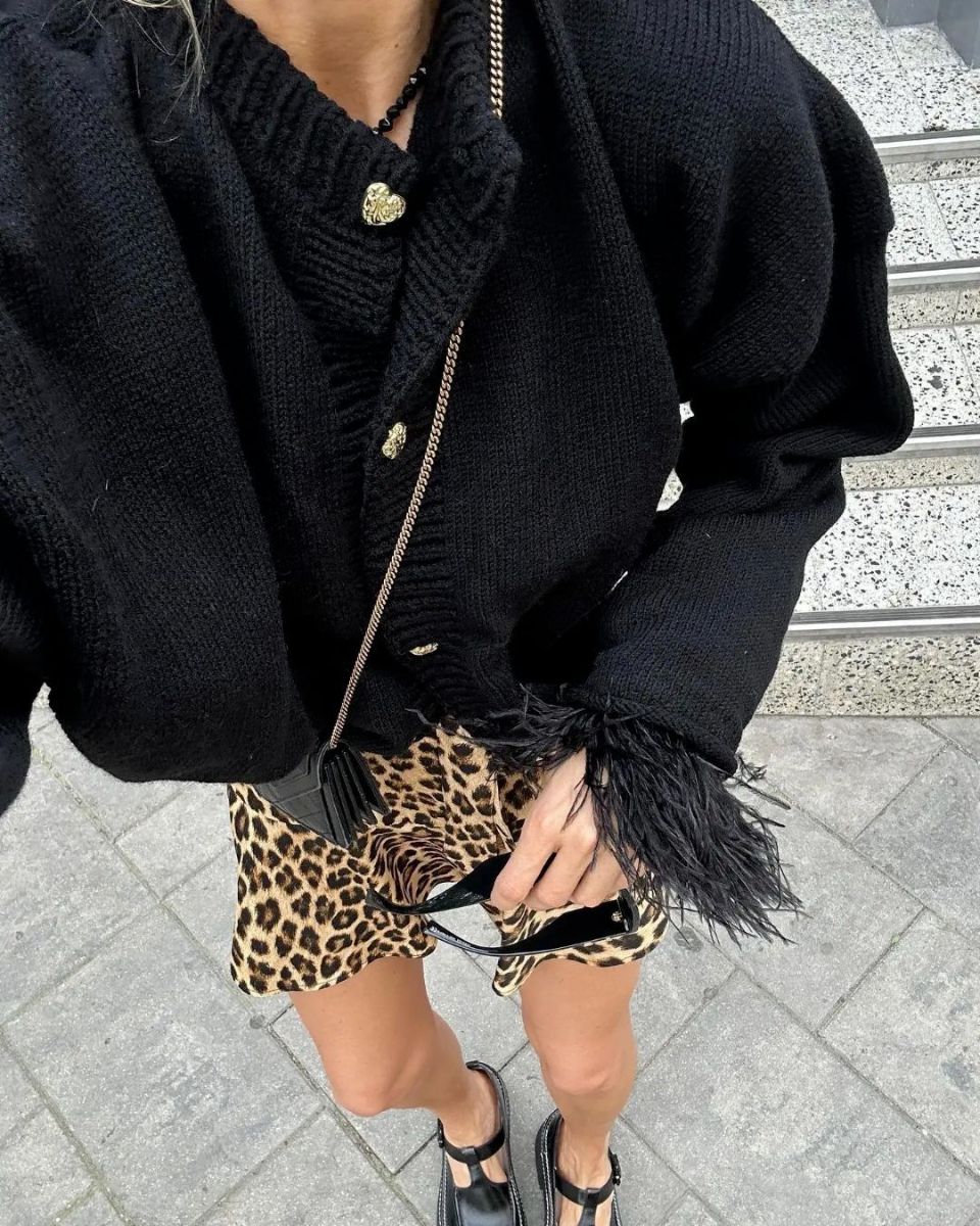 Damen Strickjacke Puffärmel Knöpfe