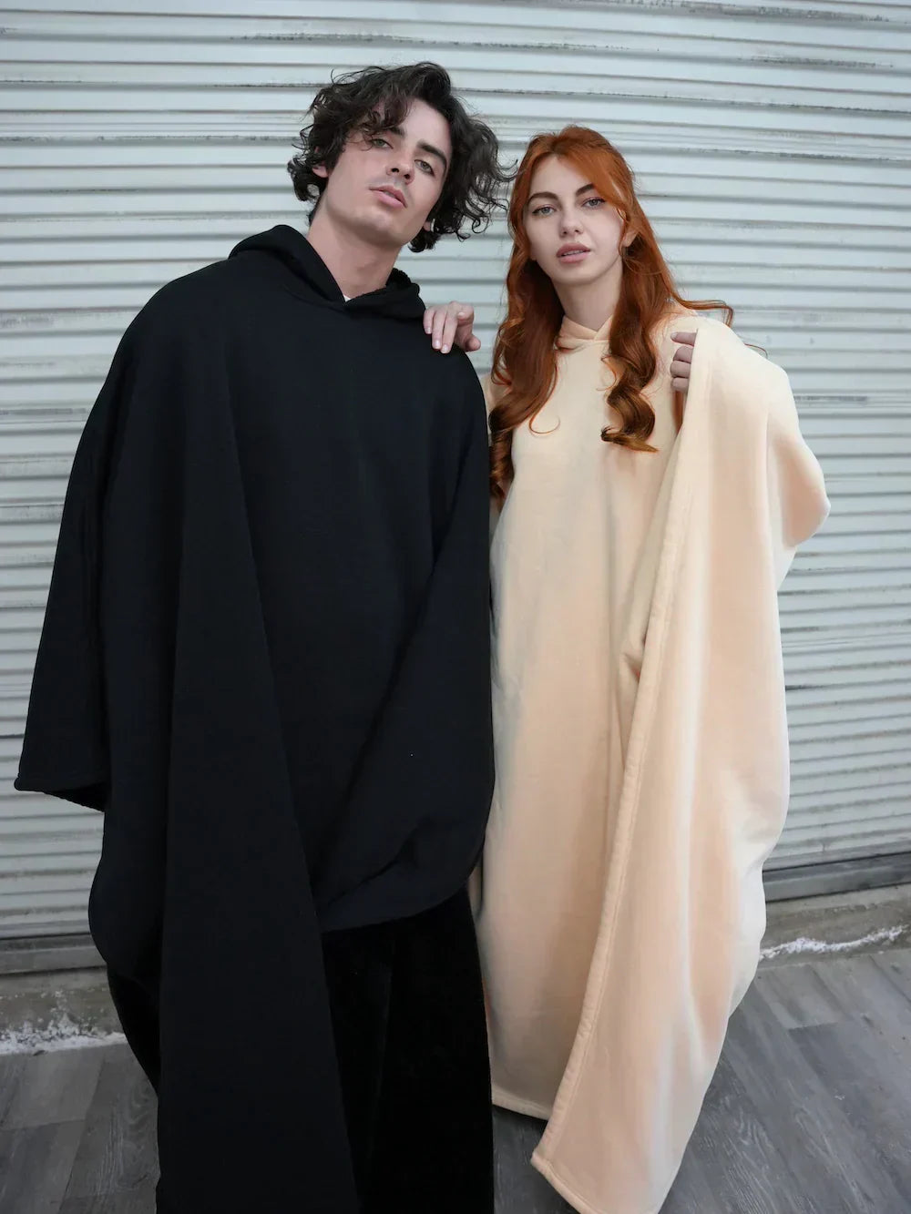 Kuscheldecke Oversized Wohlfühldecke Kapuzenpullover