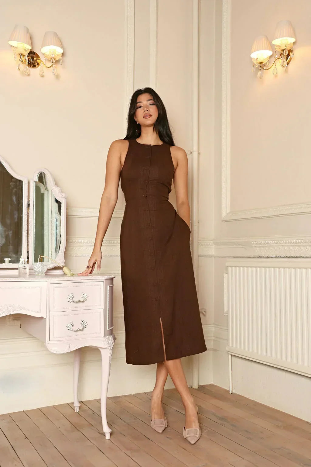 Damen Leinenkleid Ärmellos Braun Midi Figurbetonter Stil - Norvielle