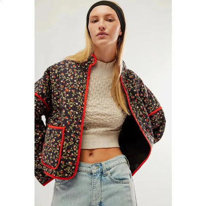 Patch & Puff Damenjacke schwarz rot blumenprint
