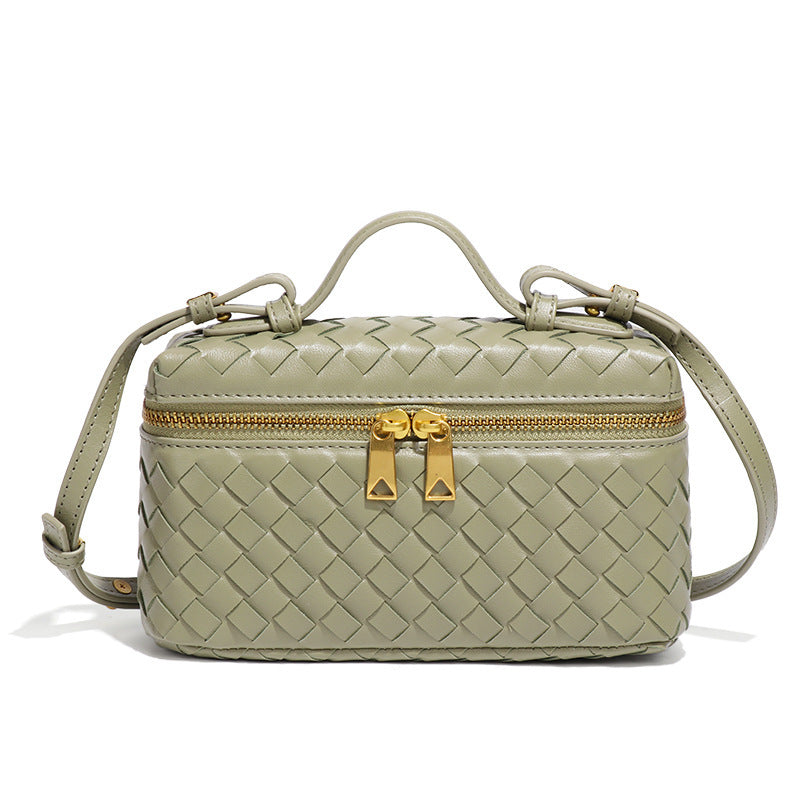 olivgrüne geflochtene Crossbody-Tasche mit goldenen Details