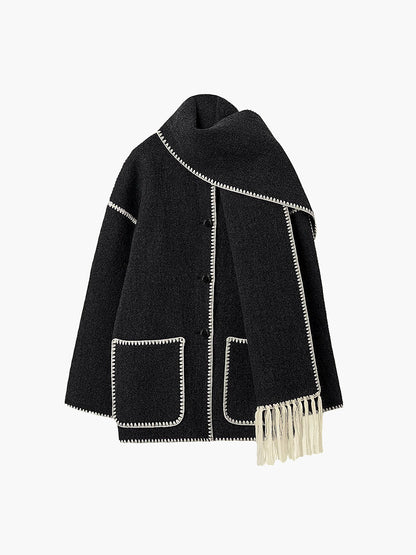Detailansicht Seraphina Coat mit cremefarbener Borte
