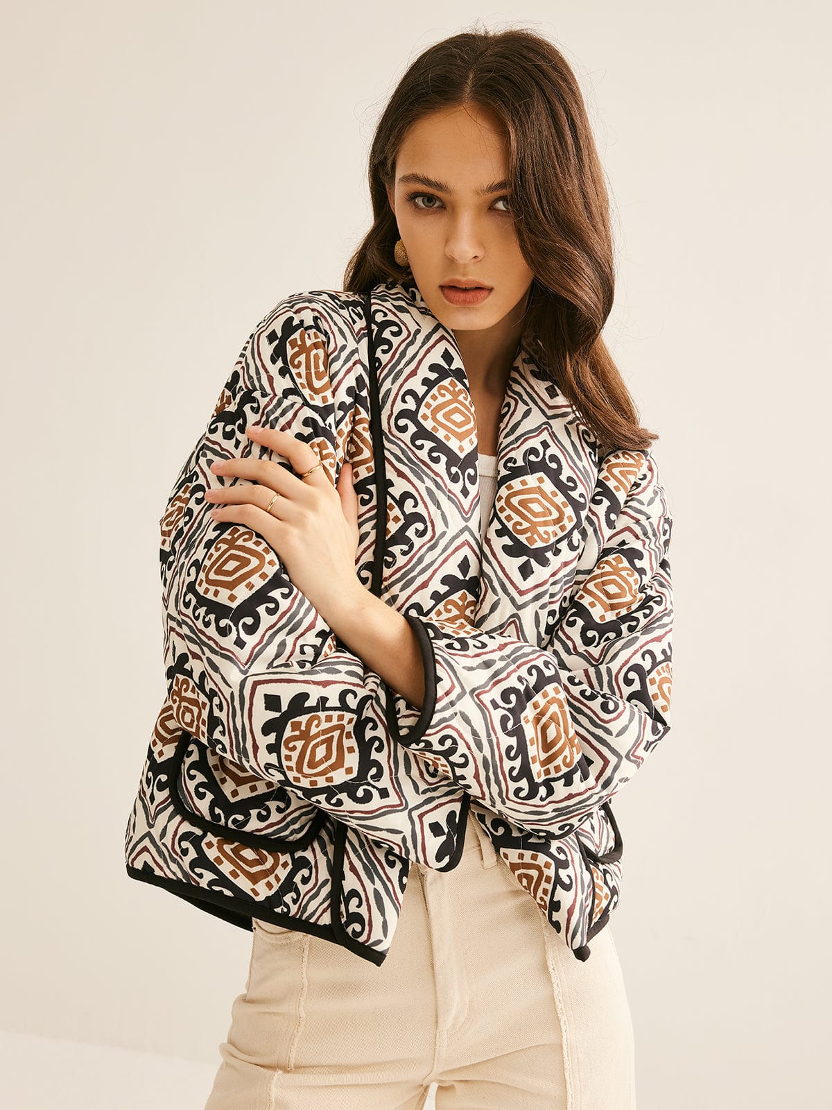 Damen Oversized Steppjacke Ethnomuster Baumwolle weiß