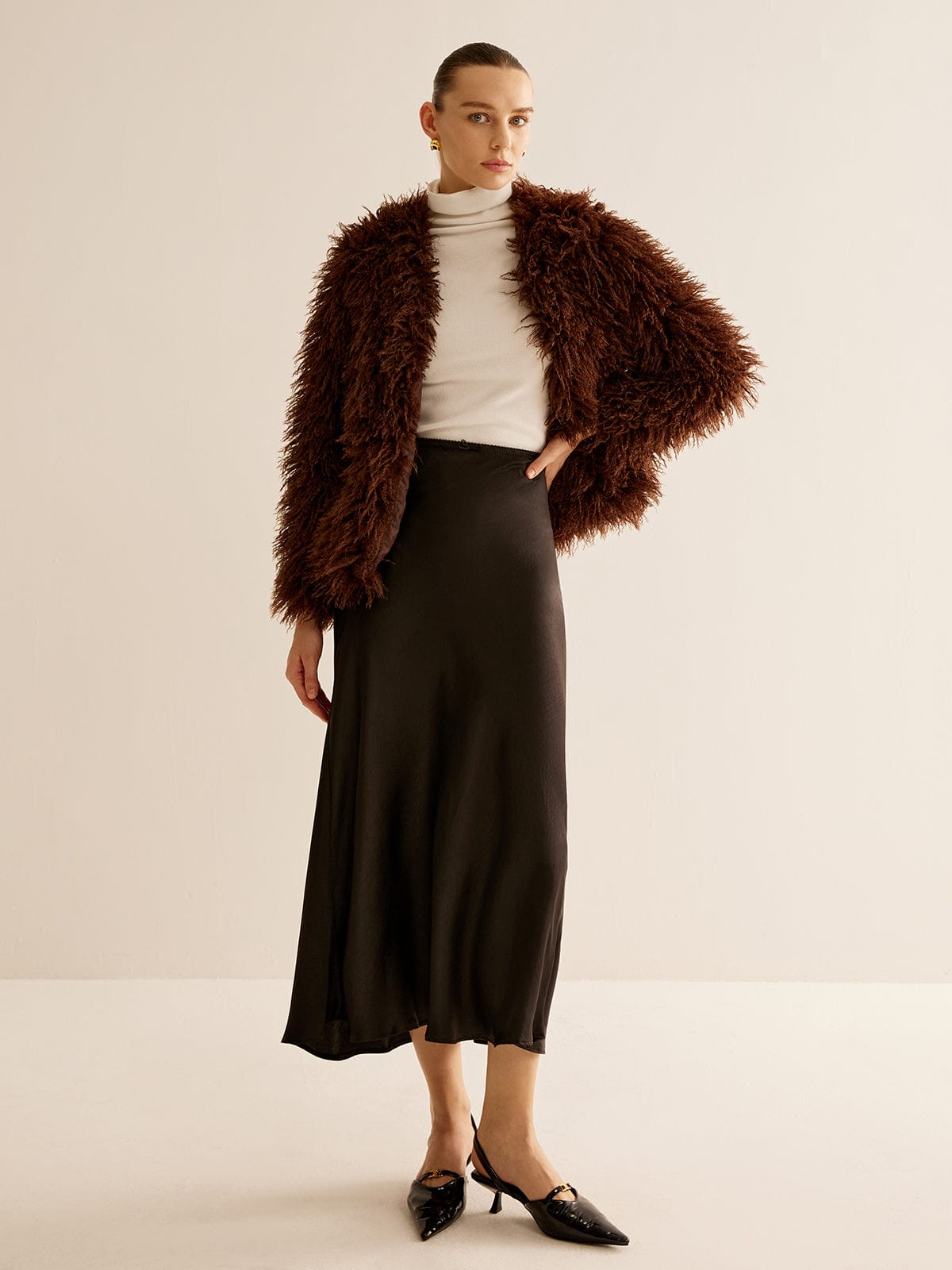 Braune Kunstfelljacke Damen Frühjahr Modell