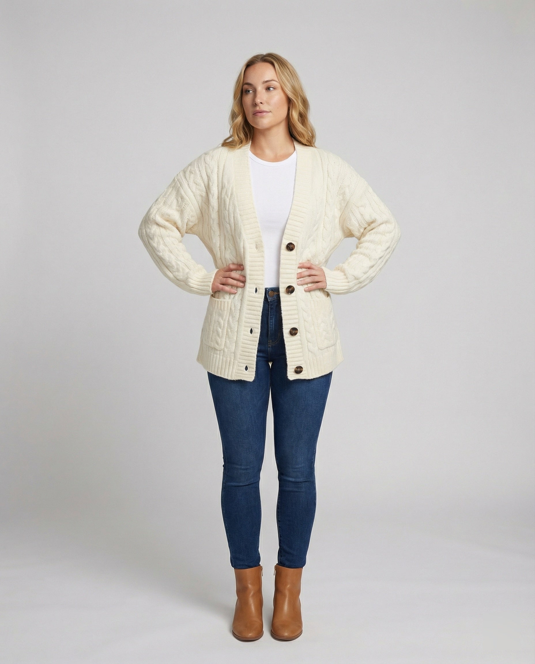 Damen Zopf-Cardigan V-Ausschnitt Knöpfe Beige - Norvielle