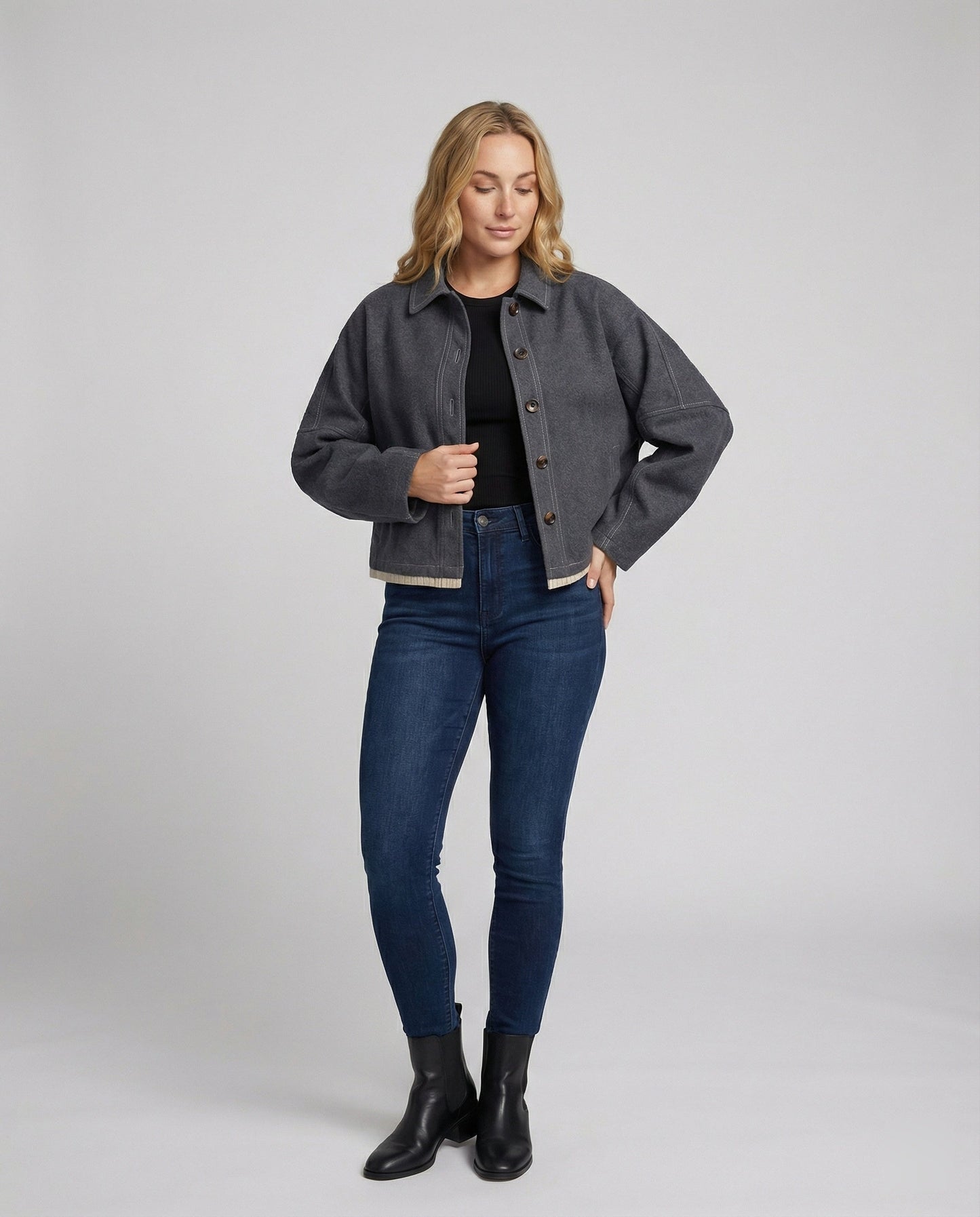 Weite Damen Kurzjacke Oversized Ballonärmel Schwarz - Norvielle