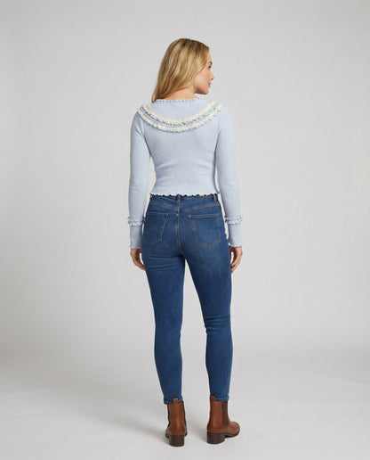Damen Stricktop Eckenausschnitt Wellensaum Modern
