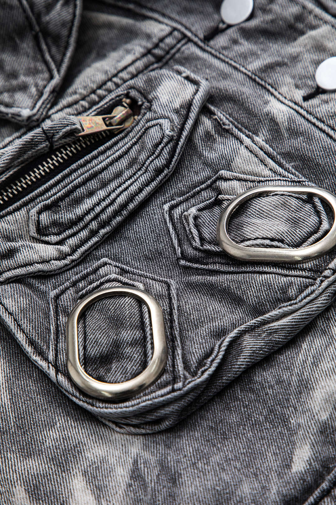 Graue Damen Denimweste Metallbesatz Edgy Style