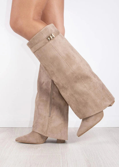 lily classic kniehohe stiefel in beige mit spitzem zeh und blockabsatz