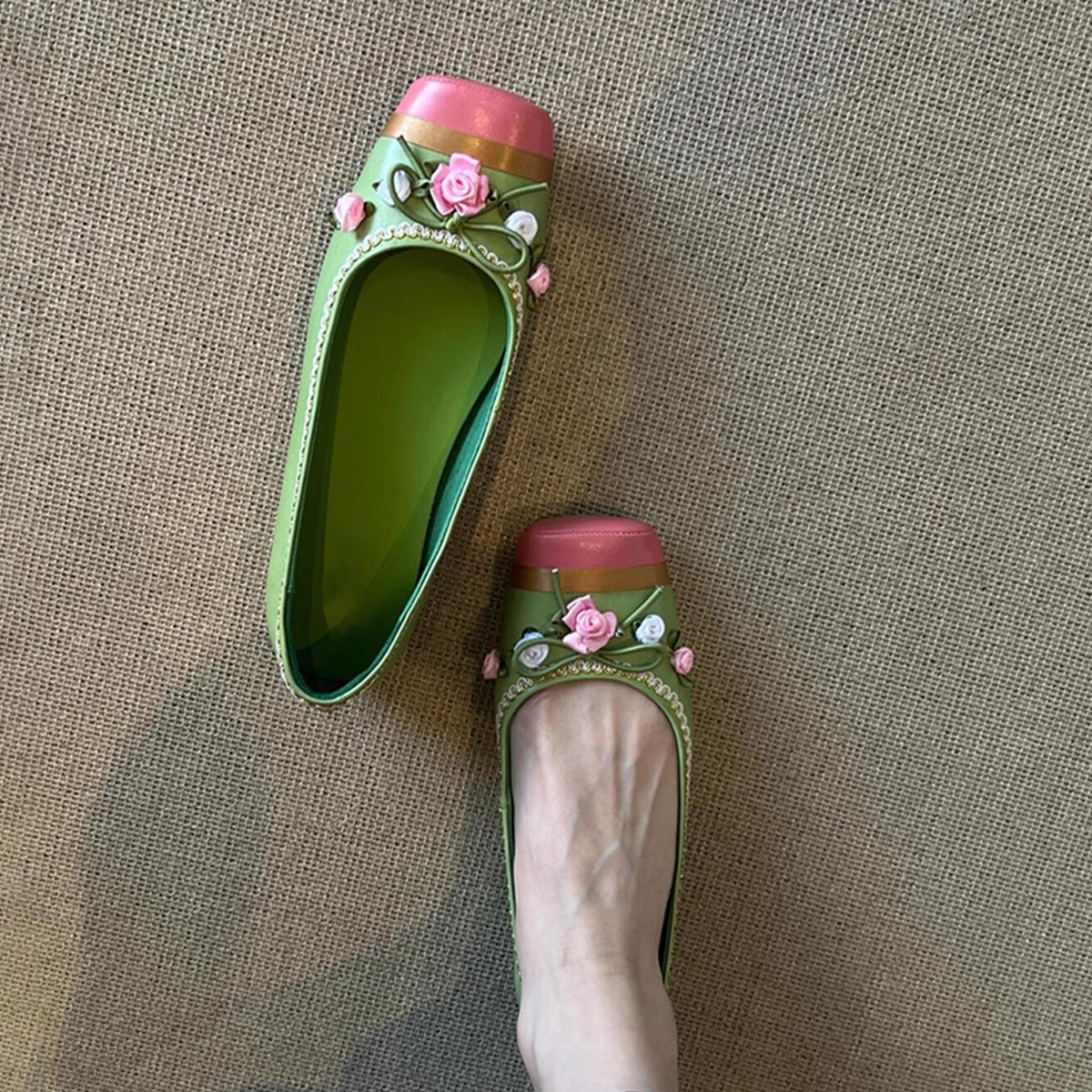 Damen Ballerinas mit Blumen Dekor und Schnürung