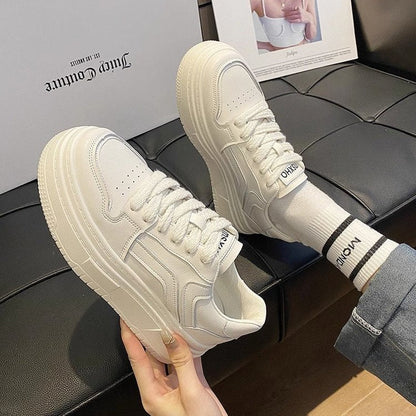 Damen Sneaker Plateau Komfortabel Weich Kontrastdetails