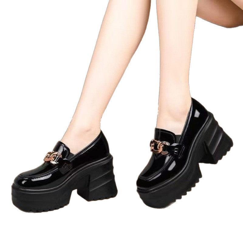 Damen Mules Glänzend mit Ketten-Detail