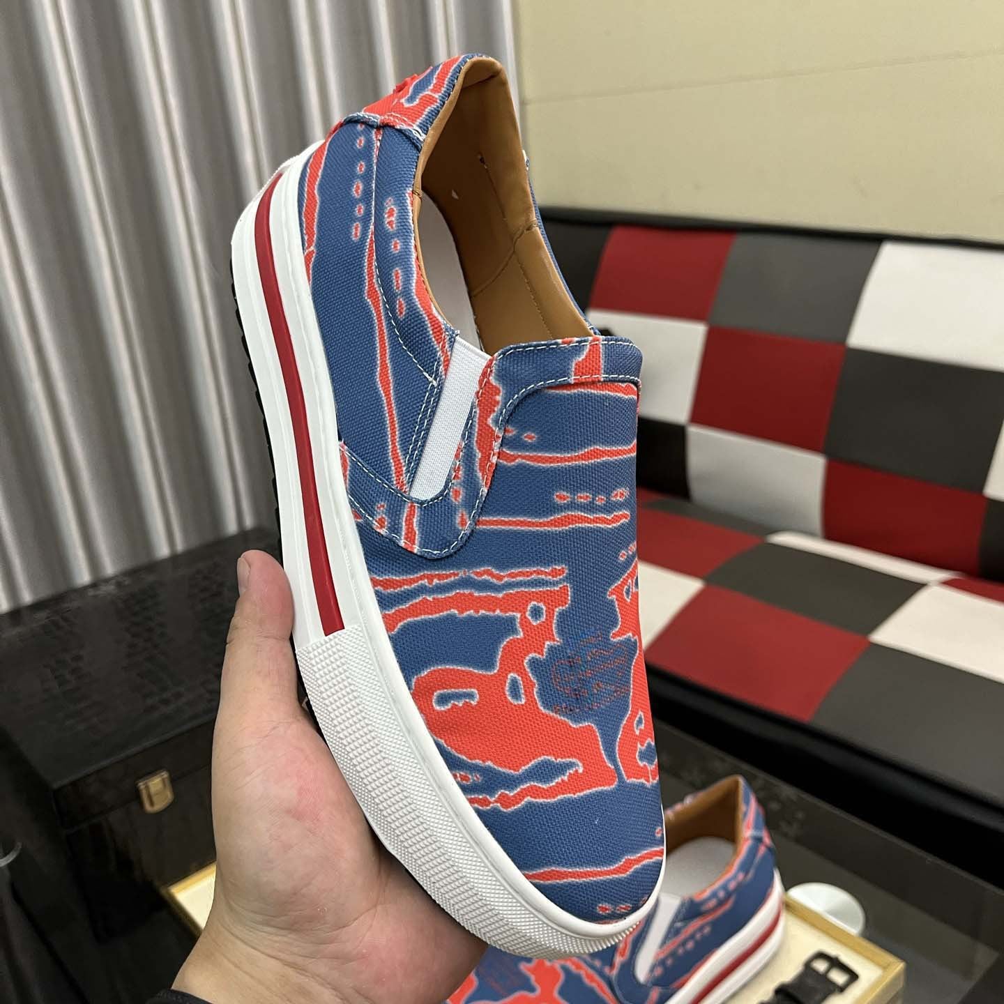 Damen Slip-On Sneaker Trendiges Druckdesign