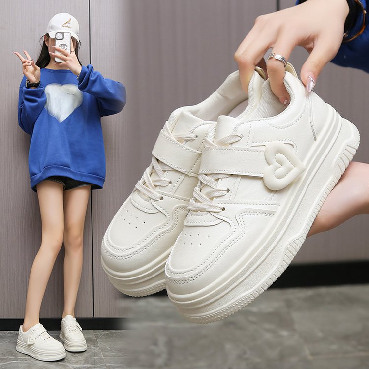 Damen Sneakers Sportlich mit Herz-Applikation Rot - Norvielle