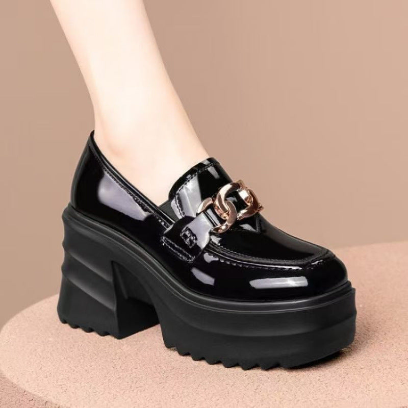 Damen Mules Glänzend mit Ketten-Detail