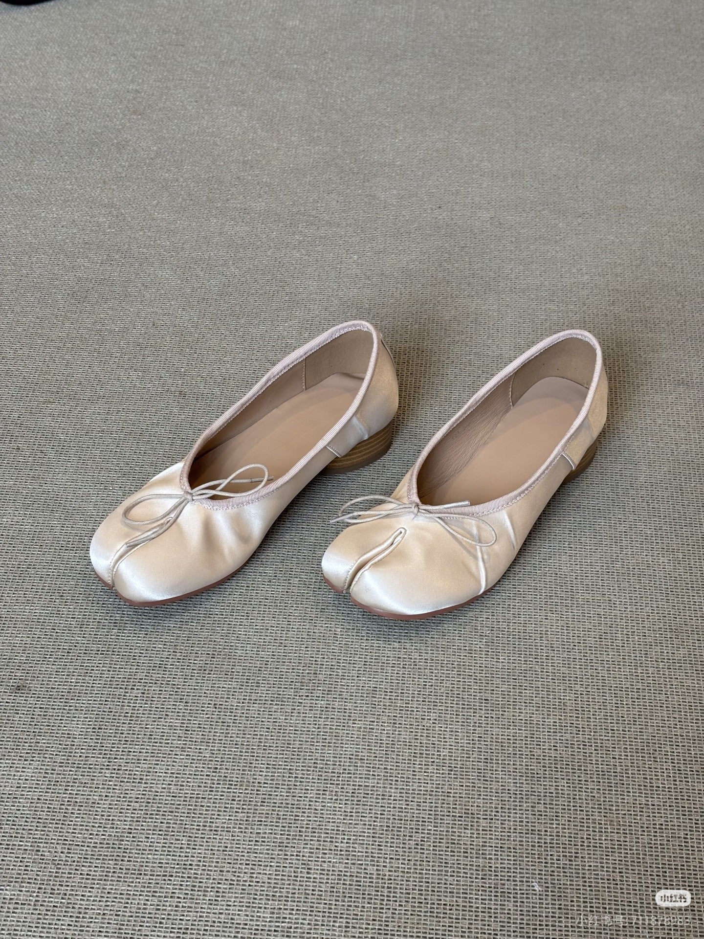 Damen Ballerinas aus Satin Weich Modern