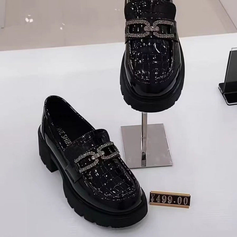 Damen Mokassins Komfortabel Schick mit Ketten Detail