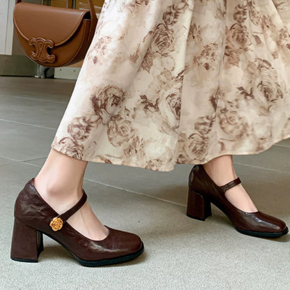 Damen Pumps mit Riemen Blumen Dekoration Elegant
