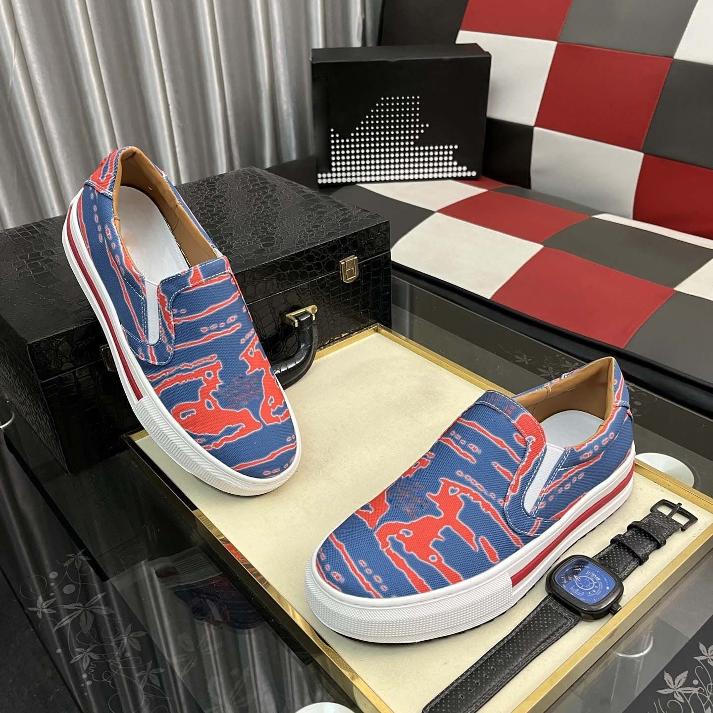 Damen Slip-On Sneaker Trendiges Druckdesign