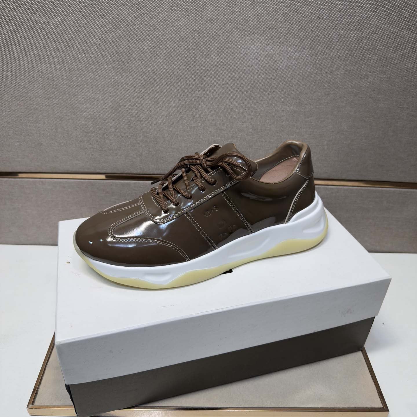 Damen Sneaker Sportlich Mit Glanzverschluss
