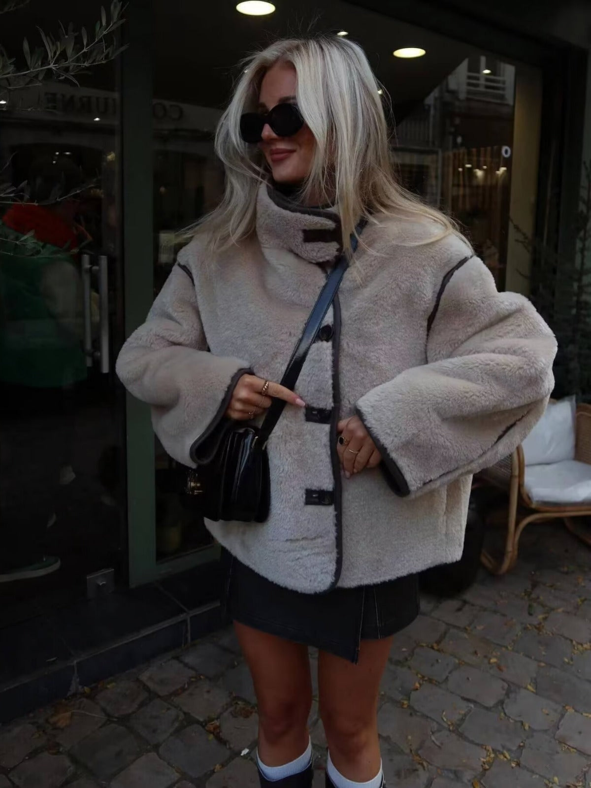 Damen Teddyjacke Stehkragen Warm mit Taschen Schwarz - Norvielle