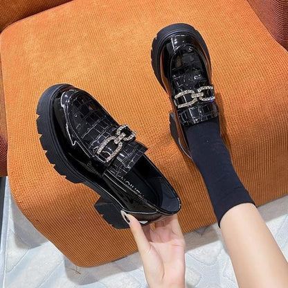 Damen Mokassins Komfortabel Schick mit Ketten Detail