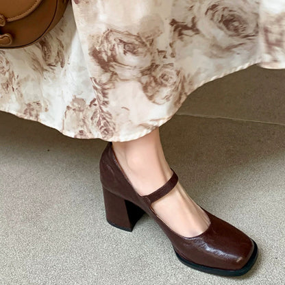 Damen Pumps mit Riemen Blumen Dekoration Elegant