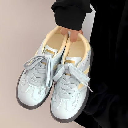 Damen Sneaker Weich Blumen Dekor Laufsohle