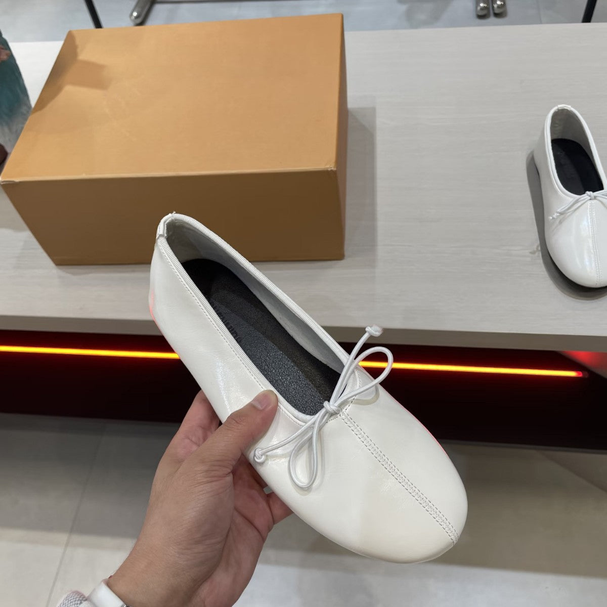 Damen Ballerinas Bequem Mit Schleifen Detail Schwarz - Norvielle
