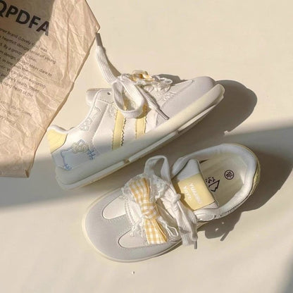 Damen Sneaker Rüschen Blumenmuster