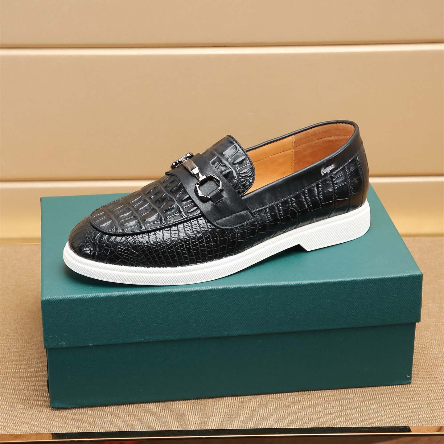 Damen Mokassin Slipper Leder Krokodiloptik