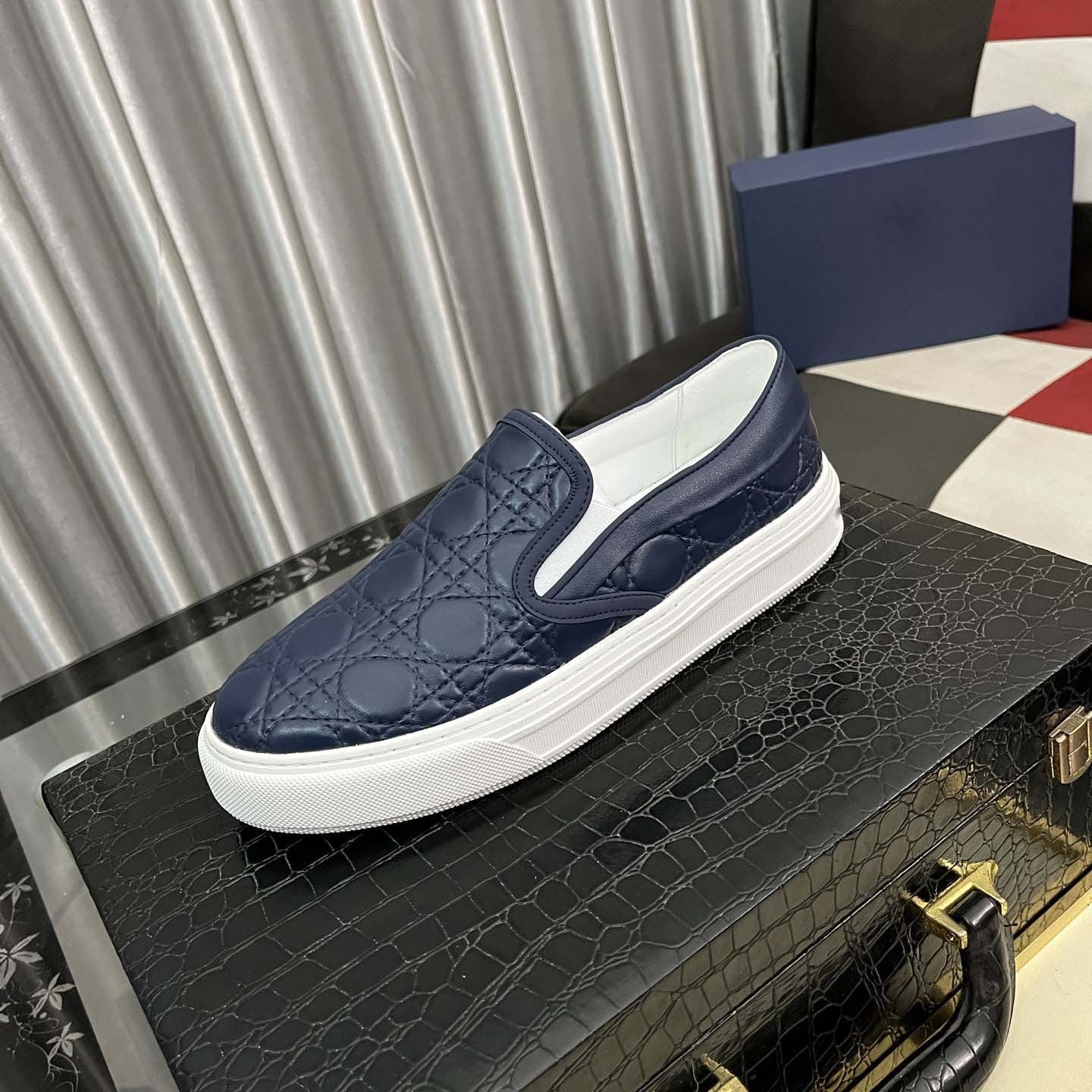 Damen Sneaker Slip-On Rutschfest Elegantes Design