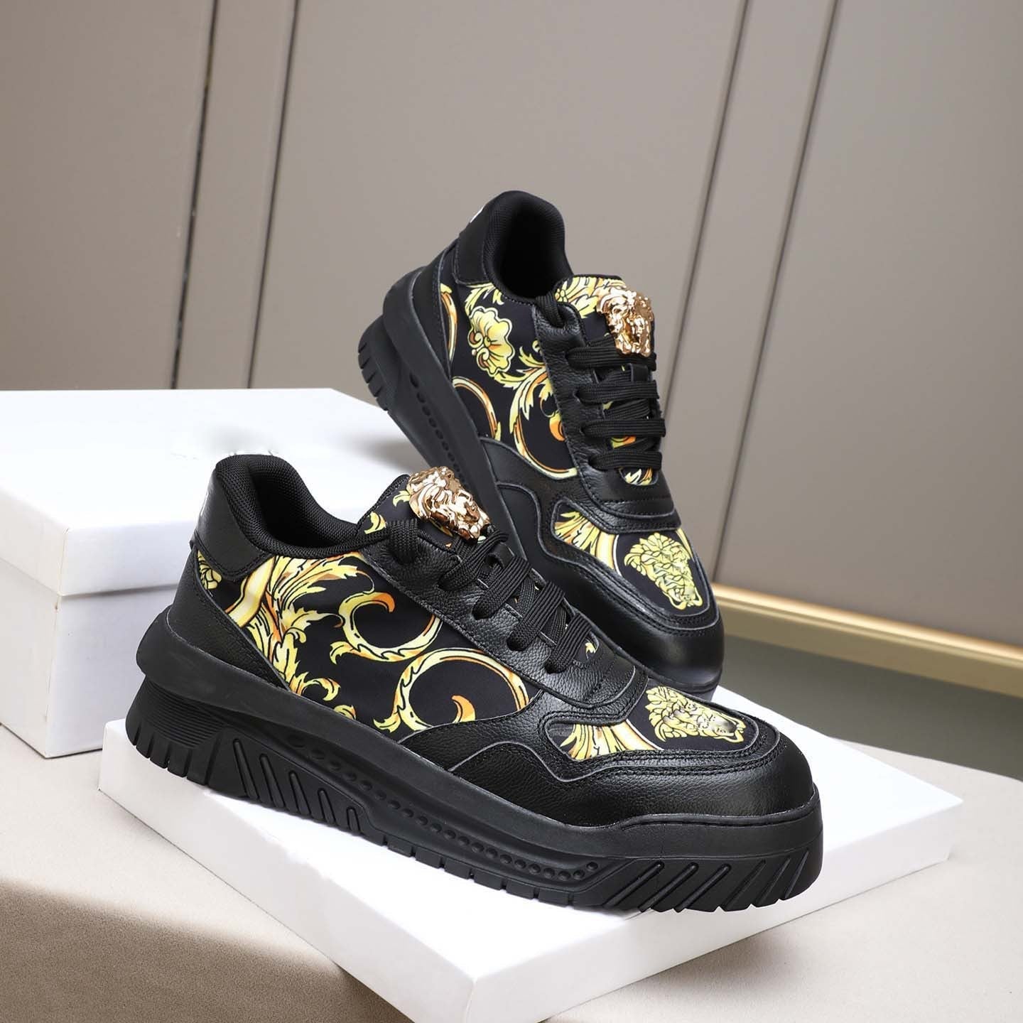 Damen Sneaker Elegantes Floralmuster Weiß - Norvielle