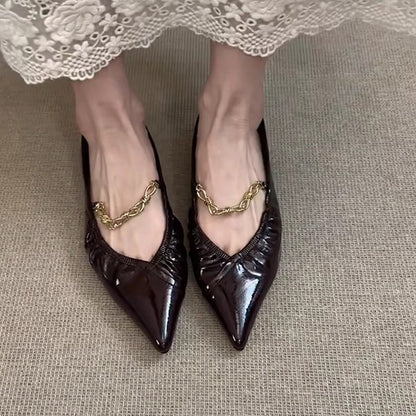 Damen Ballerinas Glanzleder Elegante Kettendekoration