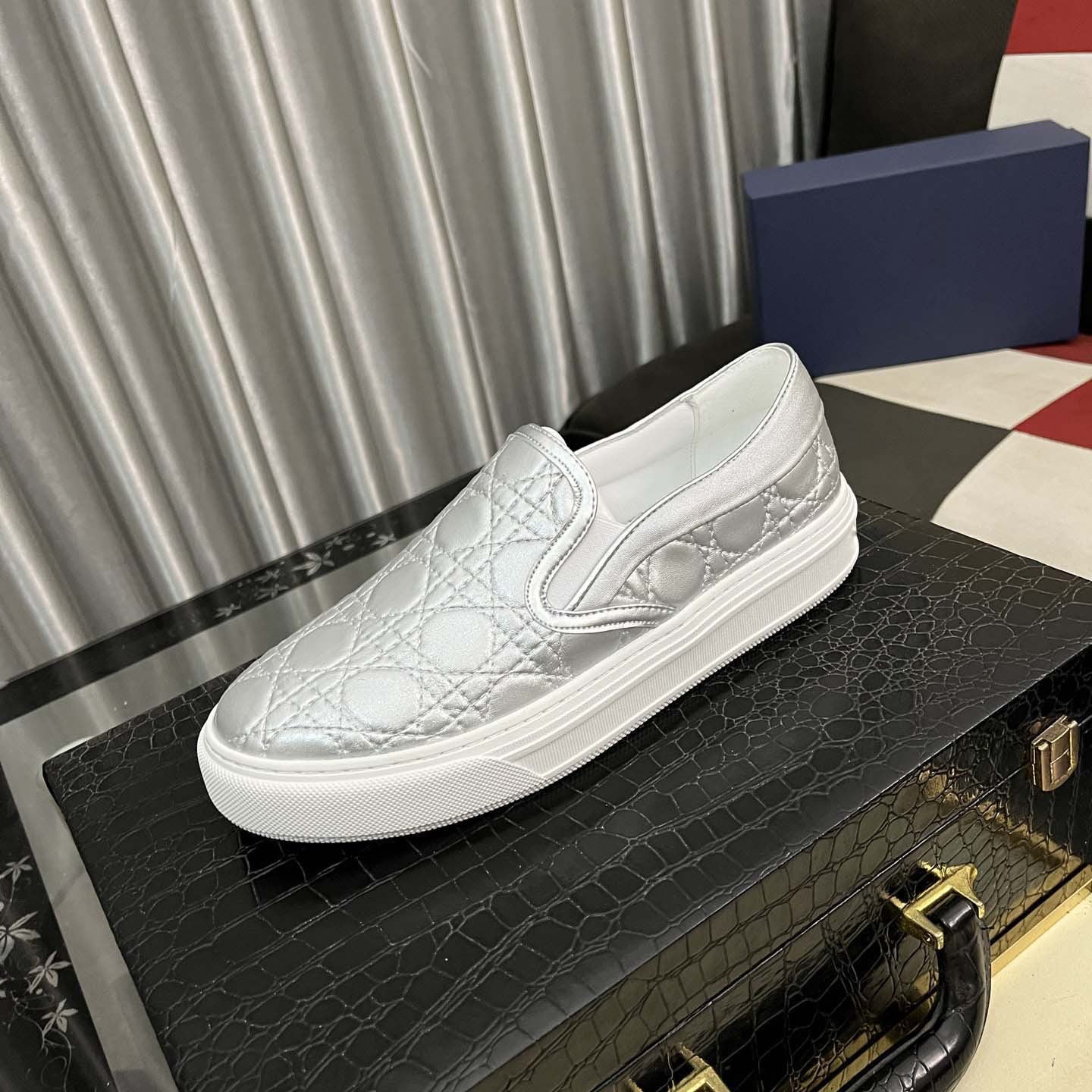 Damen Sneaker Slip-On Rutschfest Elegantes Design
