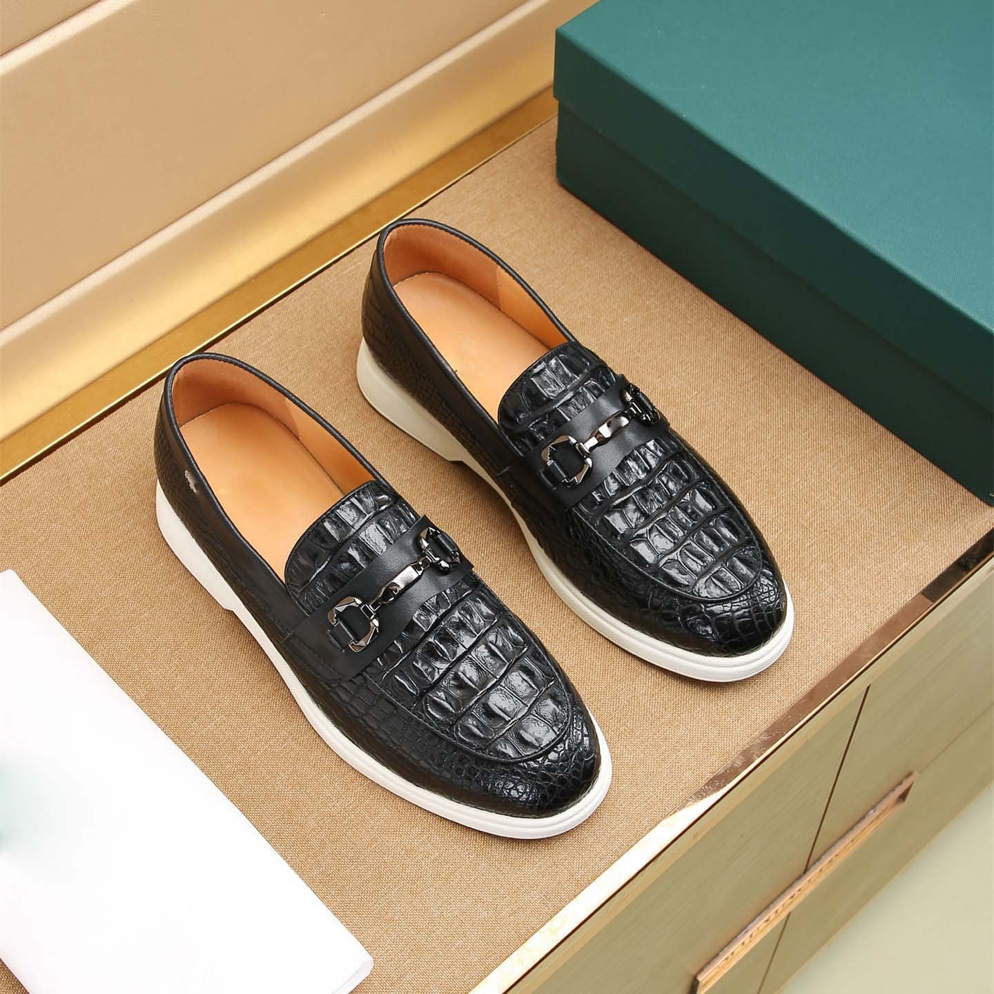 Damen Mokassin Slipper Leder Krokodiloptik Schwarz - Norvielle