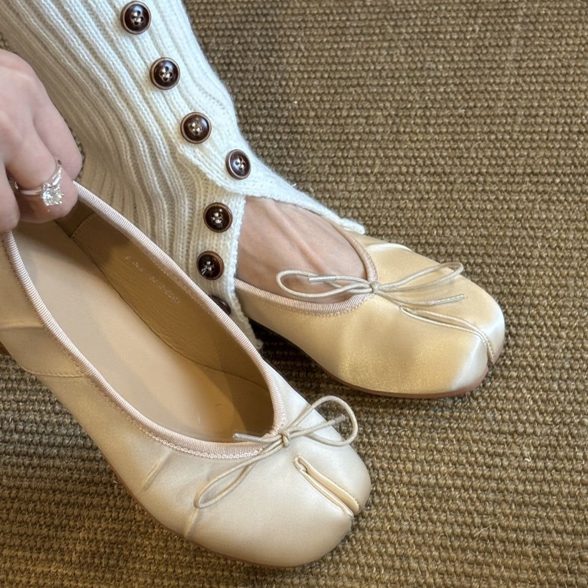 Damen Ballerinas aus Satin Weich Modern Schwarz - Norvielle