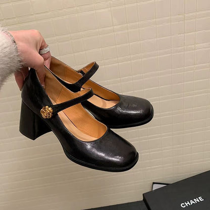 Damen Pumps mit Riemen Blumen Dekoration Elegant Schwarz - Norvielle