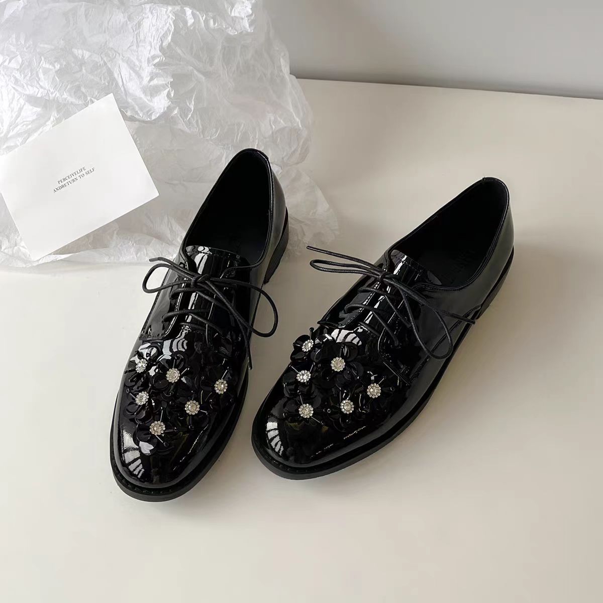 Damen Schnürschuhe Elegant Floral Lackleder Schwarz - Norvielle